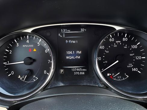 Used 2016 Nissan Rogue SL w/ SL Premium Package image 18