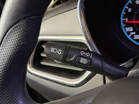 Used 2020 Chevrolet Equinox LS AWD/4WD image 16