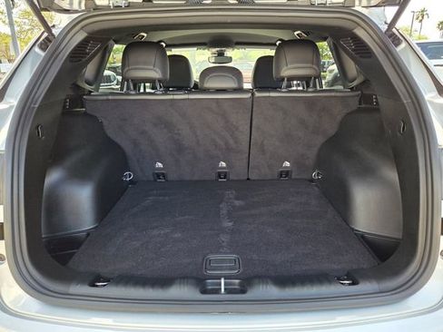 Used 2024 Jeep Compass Latitude image 9