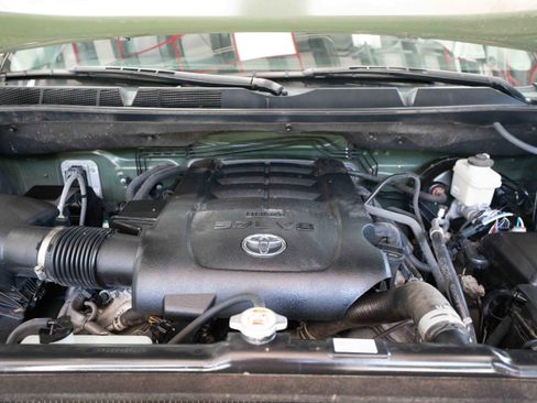 Used 2021 Toyota Tundra SR5 w/ TRD Off-Road Package AWD/4WD image 30