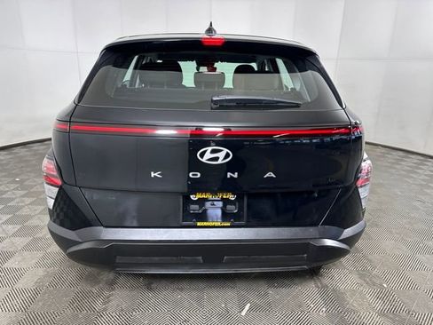 Used 2025 Hyundai Kona SE image 4