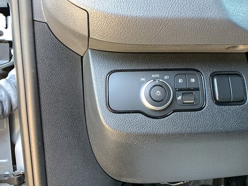 Used 2024 Mercedes-Benz Sprinter 2500 image 11