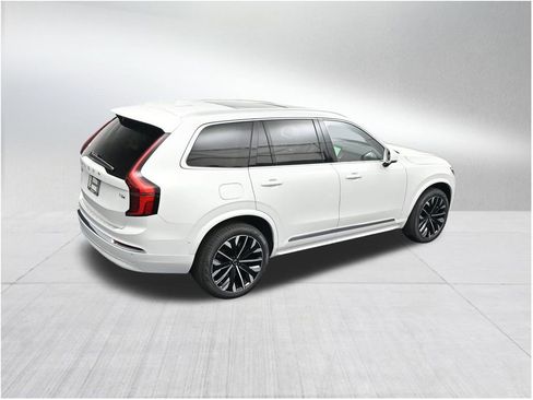 New 2026 Volvo XC90 T8 Ultra w/ Protection Package Premier AWD/4WD image 17