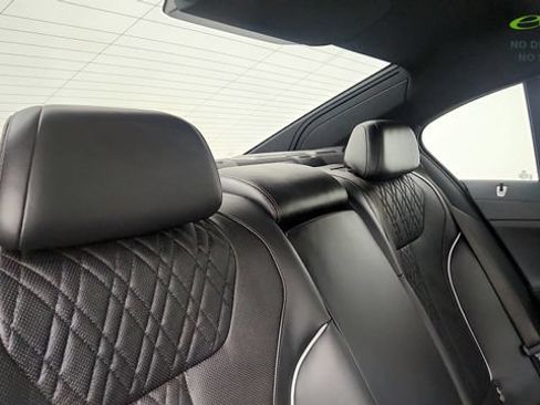 Used 2022 BMW 750i xDrive w/ M Sport Package AWD/4WD image 36