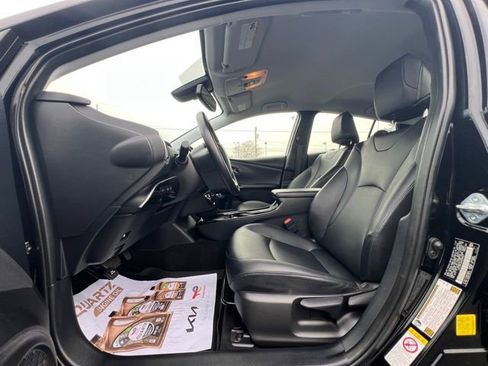 Used 2022 Toyota Prius AWD image 18