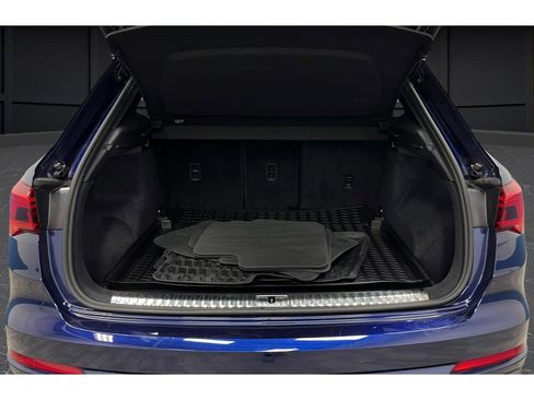 Used 2024 Audi Q3 2.0T Premium w/ Convenience Package image 25