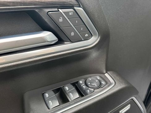 Used 2025 Chevrolet Silverado 3500 LTZ w/ LTZ Premium Package image 21