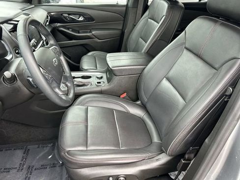 Used 2023 Chevrolet Traverse RS image 19