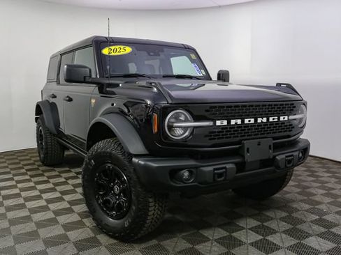 Used 2025 Ford Bronco Badlands w/ Sasquatch Package AWD/4WD image 3
