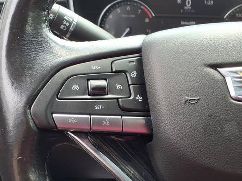 Used 2022 Cadillac XT6 Premium Luxury AWD/4WD image 17