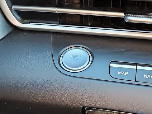 Certified 2024 Hyundai Elantra SEL w/ Convenience Package image 24