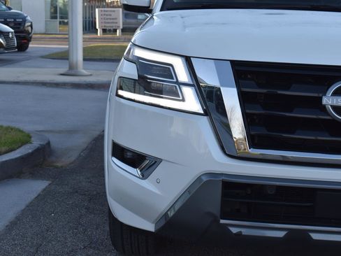 Used 2024 Nissan Armada SV image 17