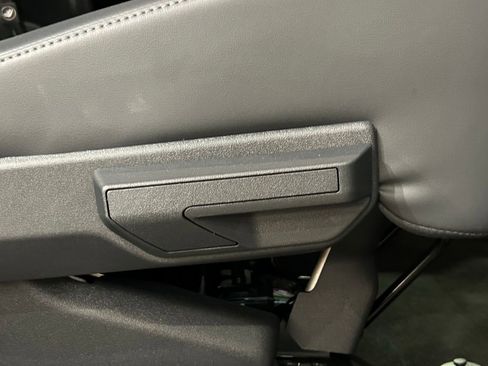 New 2026 Lincoln Navigator L Reserve AWD/4WD image 70