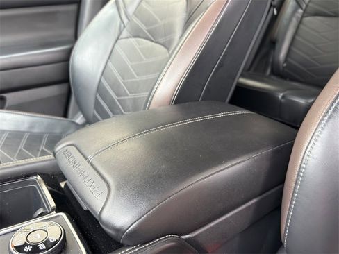 Used 2023 Nissan Pathfinder Platinum w/ Lighting Package (N92) image 26