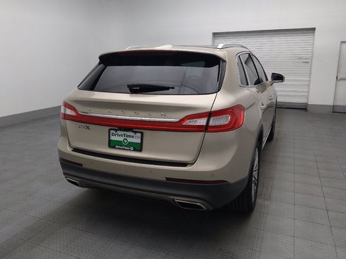 Used 2017 Lincoln MKX Reserve w/ Cargo Utility Package FWD image 7