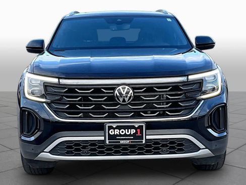 Used 2024 Volkswagen Atlas Cross Sport SE FWD image 4