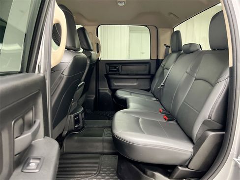 Used 2020 RAM 3500 Tradesman w/ Chrome Appearance Group image 22