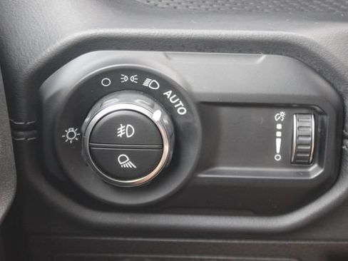 Used 2026 Jeep Gladiator Mojave AWD/4WD image 15