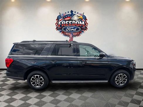 Used 2024 Ford Expedition Max XLT AWD/4WD image 3