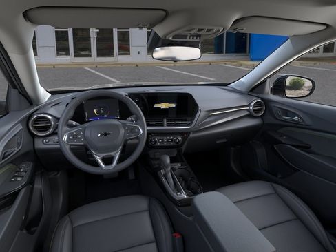 New 2026 Chevrolet Trax ACTIV w/ Sunroof Package FWD image 3