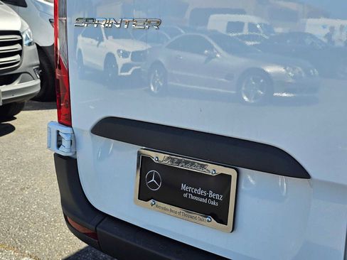 Used 2025 Mercedes-Benz Sprinter 2500 image 15