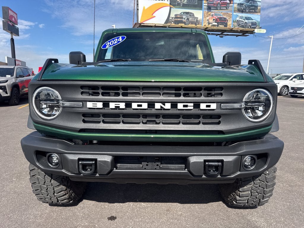 Used 2024 Ford Bronco Black Diamond w/ Sasquatch Package AWD/4WD image 12