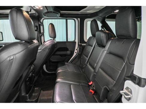 Used 2023 Jeep Wrangler Unlimited Sahara image 11