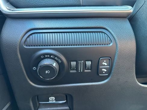 Used 2023 Jeep Wagoneer L Series II image 23