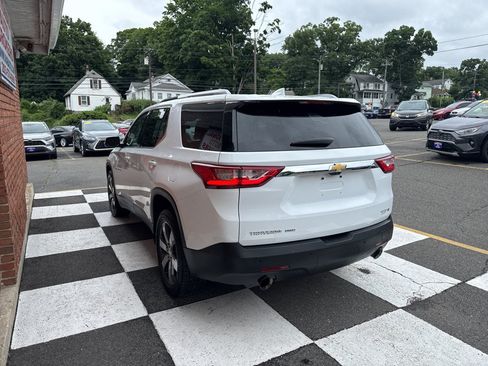 Used 2018 Chevrolet Traverse LT AWD/4WD image 4