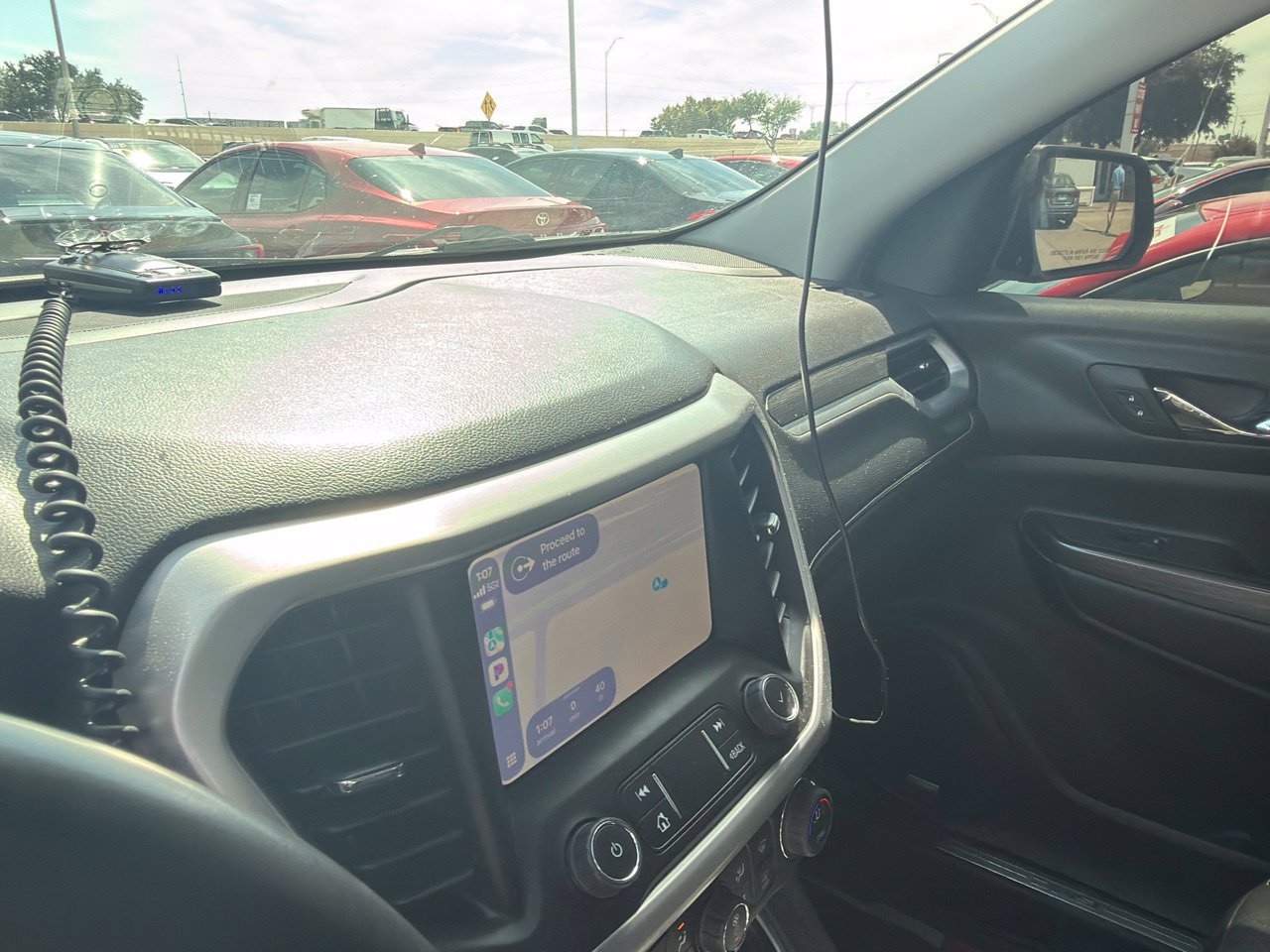 Used 2023 GMC Acadia SLT AWD/4WD image 10