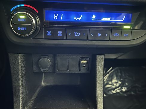 Used 2014 Toyota Corolla S image 26