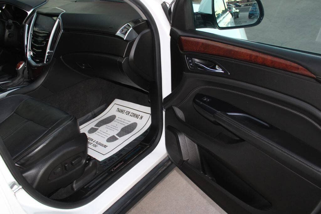 Used 2015 Cadillac SRX Luxury FWD image 11