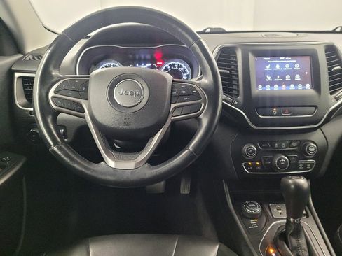 Used 2019 Jeep Cherokee Latitude Plus w/ Cold Weather Group AWD/4WD image 22