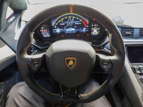 Used 2019 Lamborghini Aventador SVJ AWD/4WD image 57