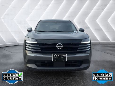 Used 2025 Nissan Kicks SV w/ Illumination Package image 2