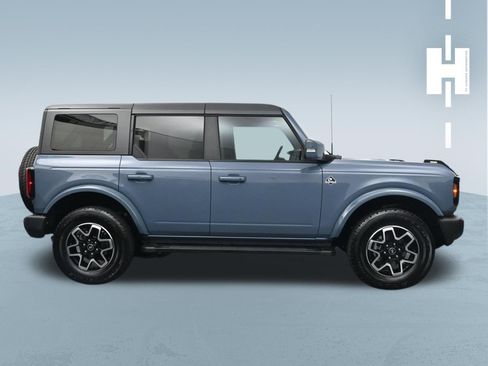 Used 2024 Ford Bronco Outer Banks AWD/4WD image 3