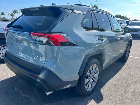 Used 2020 Toyota RAV4 XLE Premium FWD image 4