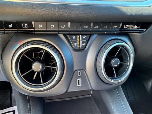 Used 2020 Chevrolet Blazer LT FWD image 32