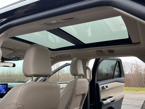 Used 2023 Ford Explorer XLT w/ Equipment Group 202A image 36