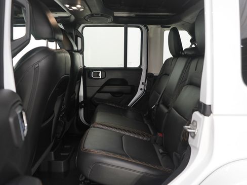 Used 2022 Jeep Wrangler Unlimited Sahara image 18