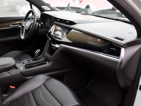 Used 2020 Cadillac XT6 Sport w/ Platinum Package image 38