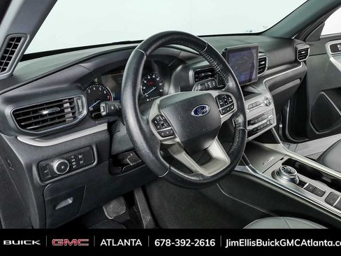 Used 2021 Ford Explorer XLT w/ Equipment Group 202A RWD image 4