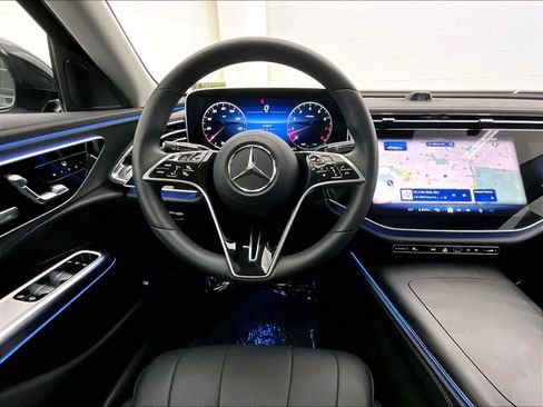 Used 2026 Mercedes-Benz E 350 Sedan image 4