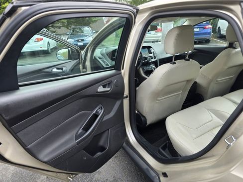 Used 2018 Ford Focus Titanium image 9