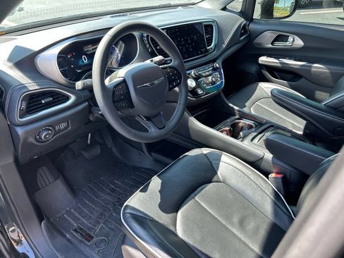 Used 2022 Chrysler Pacifica Limited w/ S Appearance Package FWD image 20