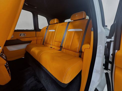 Certified 2025 Rolls-Royce Cullinan AWD/4WD image 7