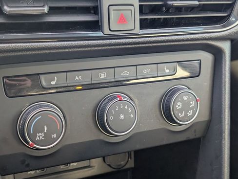 Used 2022 Volkswagen Taos S image 19