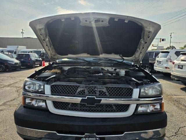 Used 2004 Chevrolet Silverado 2500 LS w/ Heavy-Duty Power Package AWD/4WD image 34