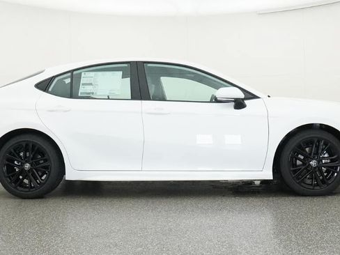 New 2026 Toyota Camry SE FWD image 27