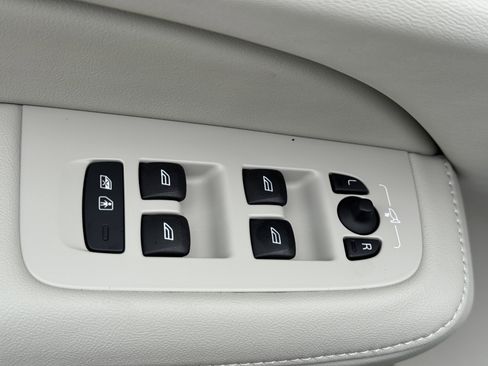 New 2026 Volvo V60 B5 Cross Country Plus w/ Protection Package Premier image 20